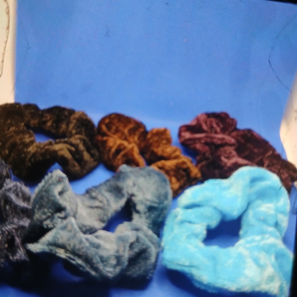 Velvet Scrunchie Set in Assorted Colors